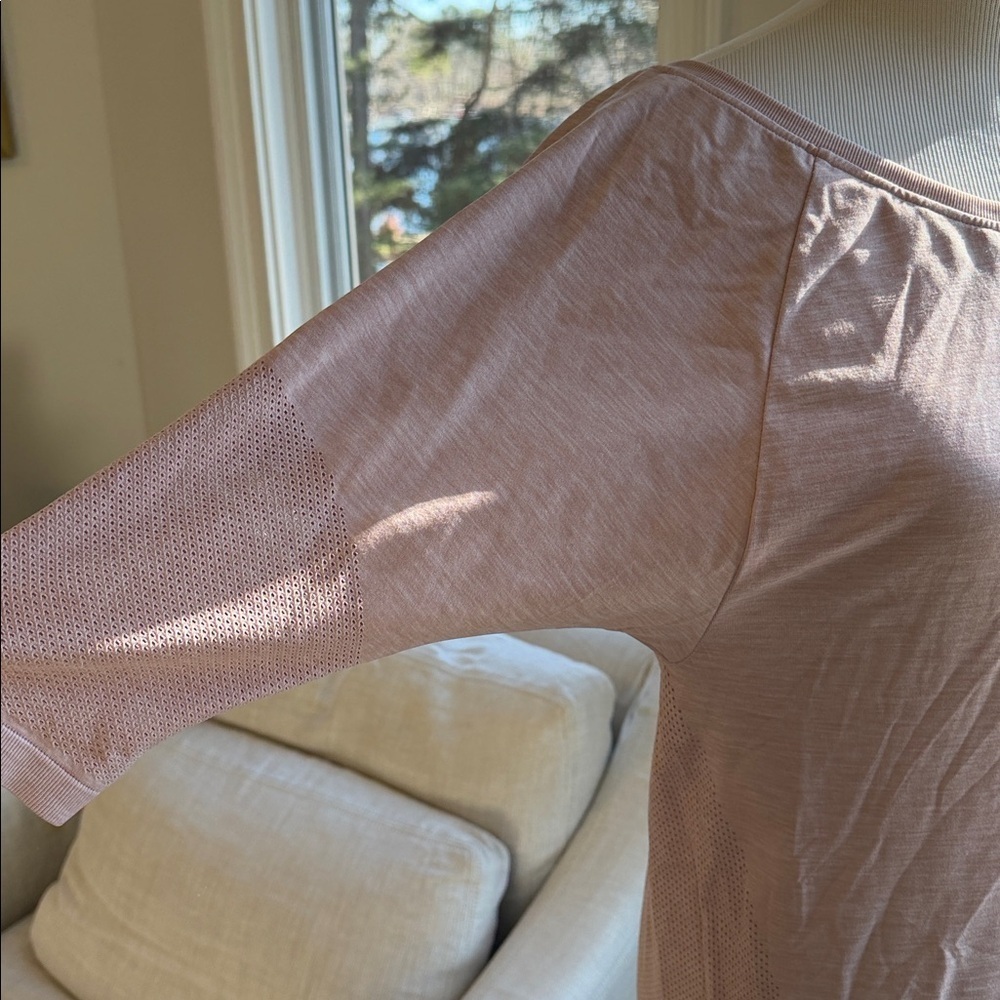 Sweaty Betty Raglan 3/4 Sleeve, Mesh back Top, Medium, Like New - Picture 6 of 7